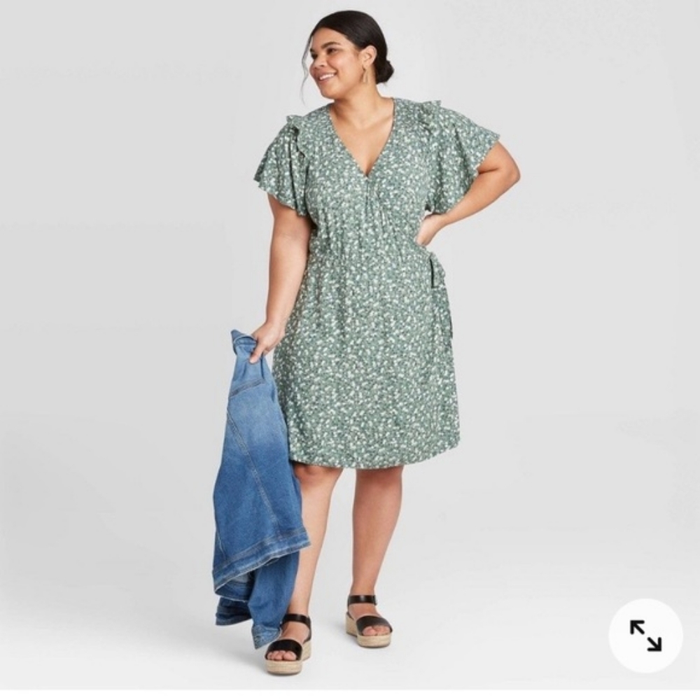 NWT Universal Thread Green Floral Wrap Dress XL